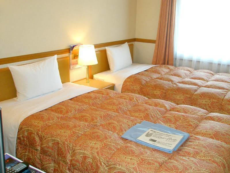 Toyoko Inn Hokkaido Sapporo-Eki Minami-Guchi Bagian luar foto