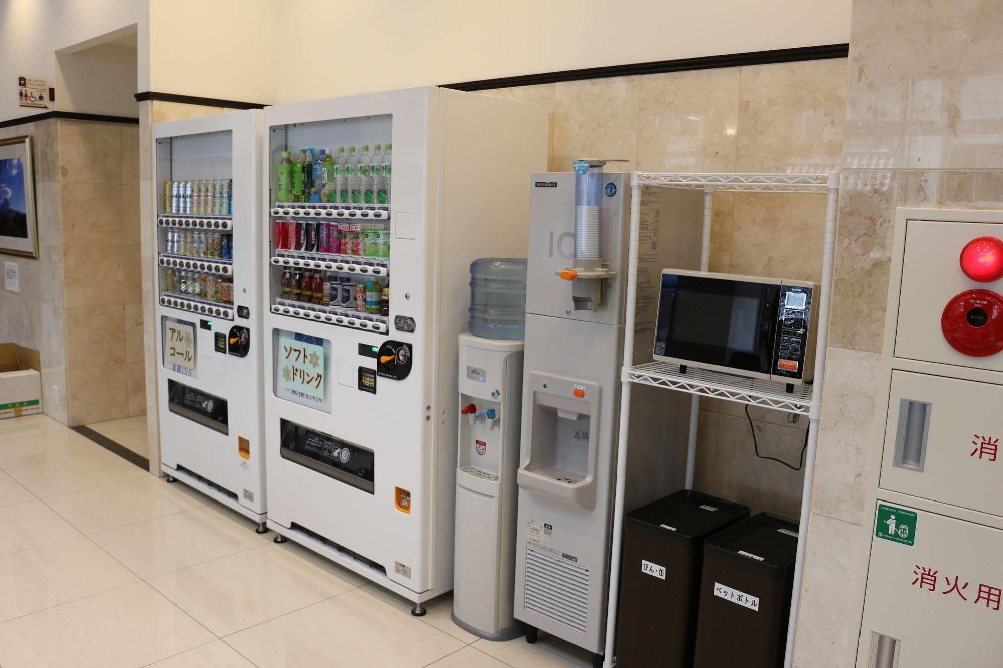 Toyoko Inn Hokkaido Sapporo-Eki Minami-Guchi Bagian luar foto